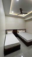 Hotel Divyakashi homestay
