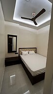 Hotel Divyakashi homestay