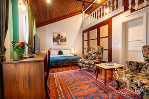 Nevalist Hotel