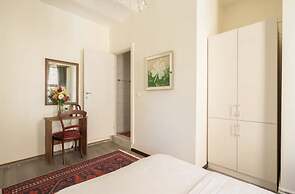 Nevalist Hotel
