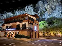 Hotel Dzeruli