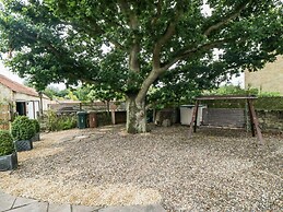 Oak Tree Barn