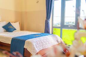 GOLDEN HOTEL 2