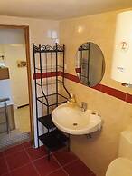 1 Bed Flat - Sleeps 2 - Parking - Wifi