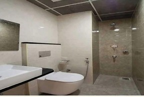 Hotel golden way