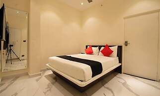 Hotel golden way