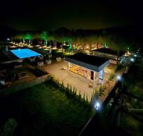 Welllife Hotels & Restaurant