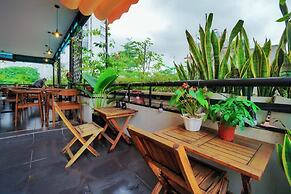 Giao Thong Hotel