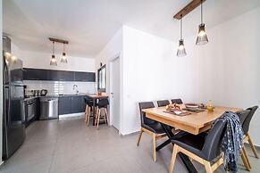 Beach Haven 3BR Apt by Sea N' Rent