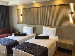 Grand Iska Hotel