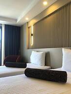 Grand Iska Hotel