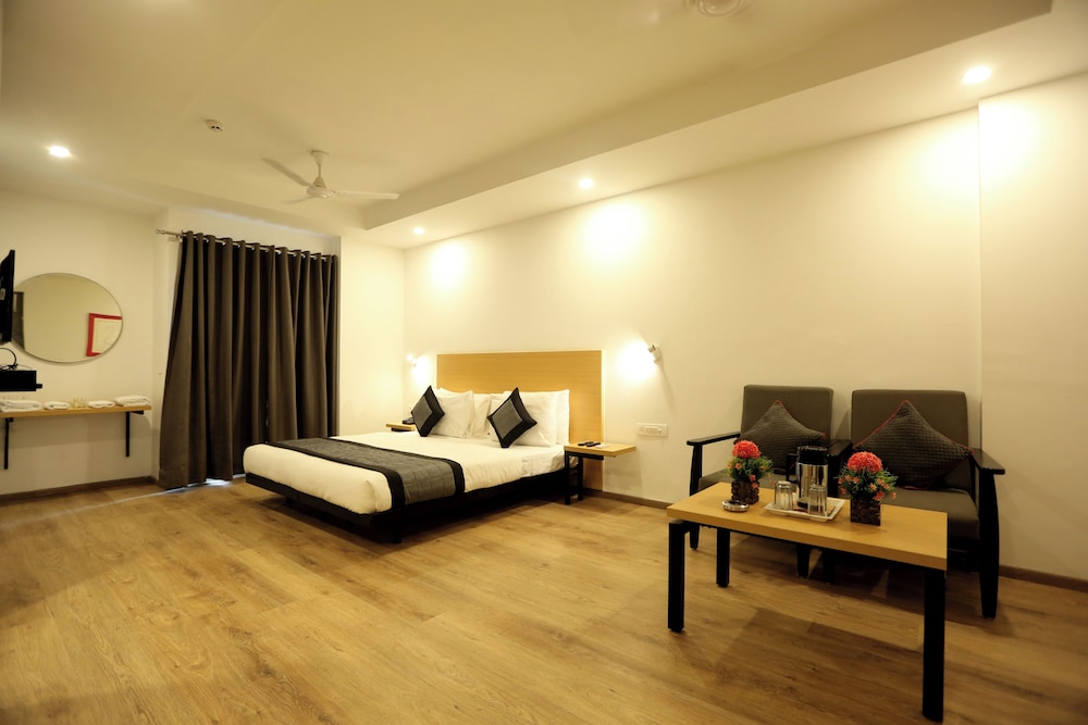 Hotel Golden World