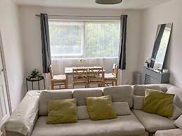 Charming 2-bed Apartment in Hemel Hempstead