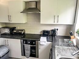 Charming 2-bed Apartment in Hemel Hempstead