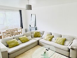 Charming 2-bed Apartment in Hemel Hempstead