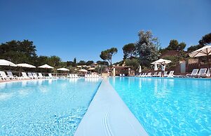 Residence con piscina a Guardistallo