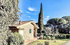 Residence con piscina a Guardistallo