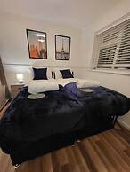 Lovely 2-bed Apartment in Grays