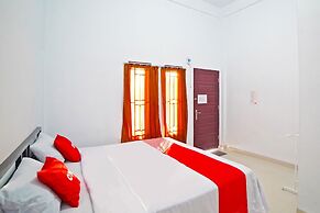 OYO 90618 Hanania House Syariah