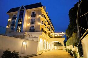 Solar hotel