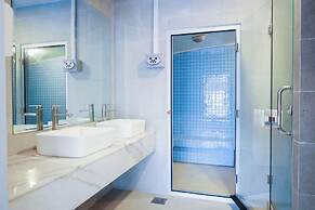 Solar hotel