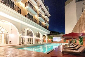 Solar hotel