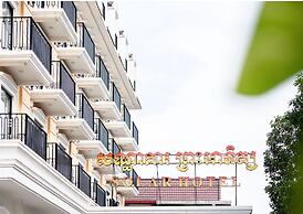 Solar hotel