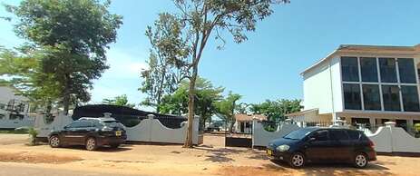 New Coffee Tree Hotel