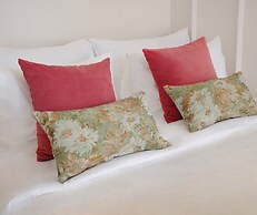 Le Macaron Boutique Hotel