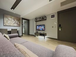 Leaf River Suites