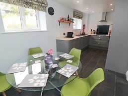 2 Staveley Cottages