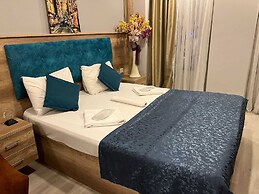 Destinia Pera Suites