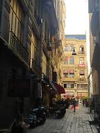 Destinia Pera Suites