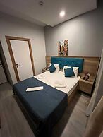 Destinia Pera Suites