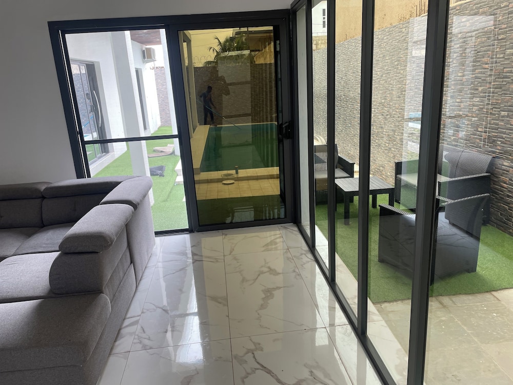 Tino Luxury House & Residence