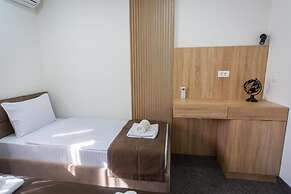 Rooftop Apartments & Rooms
