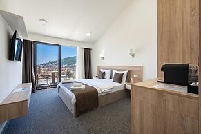 Rooftop Apartments & Rooms
