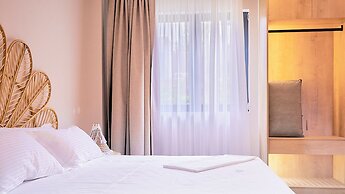 AZAR LUXURY SUITES