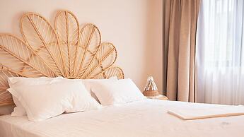 AZAR LUXURY SUITES