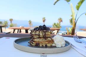 AZAR LUXURY SUITES