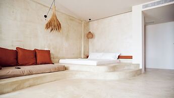 AZAR LUXURY SUITES