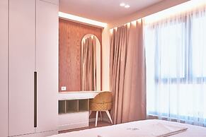 AZAR LUXURY SUITES