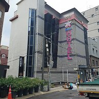 Seven Hostel