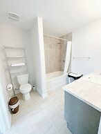 Beautiful rooms with Netflix