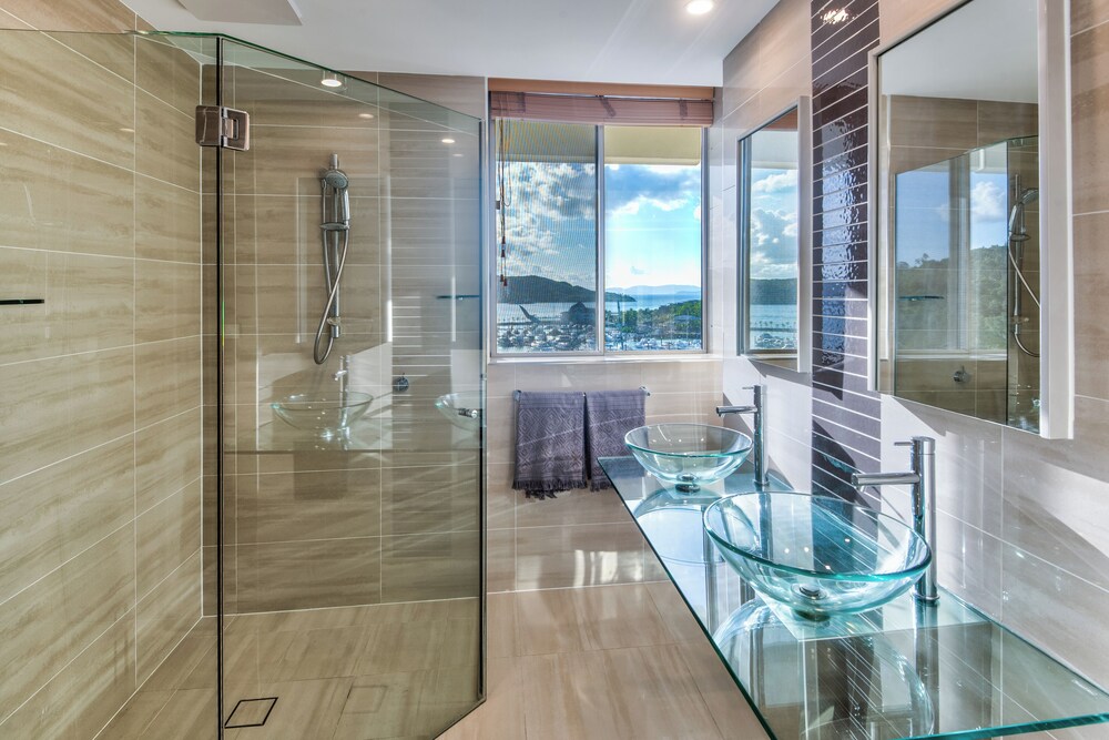 Yacht Harbour Tower 2