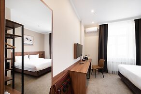 Freedom hotel
