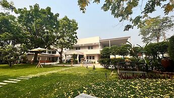 UDEE Cozy Hotel