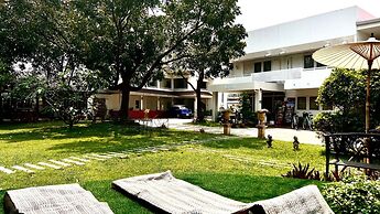 UDEE Cozy Hotel