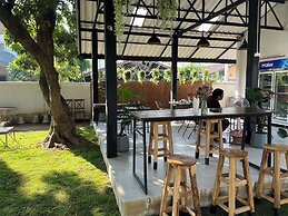UDEE Cozy Hotel