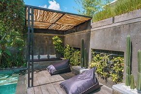 Villa Konkrete - Tropical 3BR